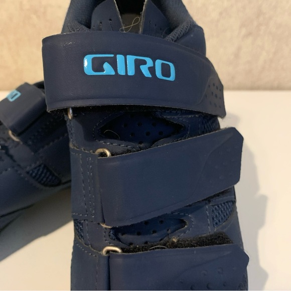 Giro Rev Womens Cycling Shoes Midnight Blue 49 or 8.5 - Picture 2 of 11